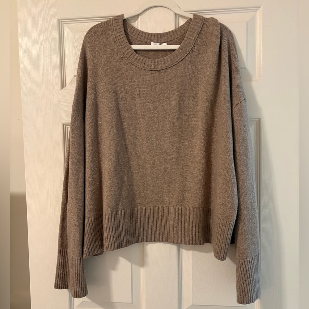GAP Women's Taupe Crew Neck Sweater